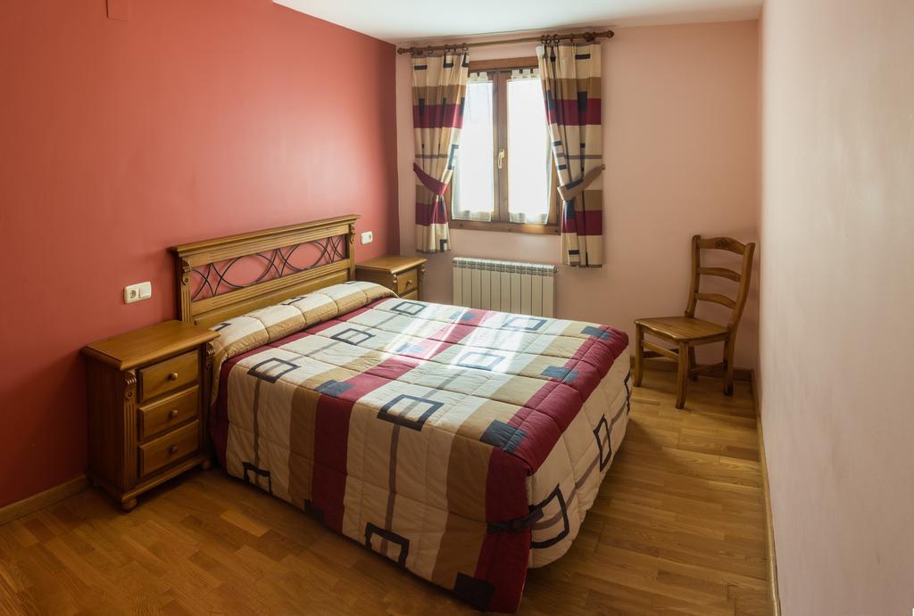Apartment Casa Blas Gistaín Pokoj fotografie